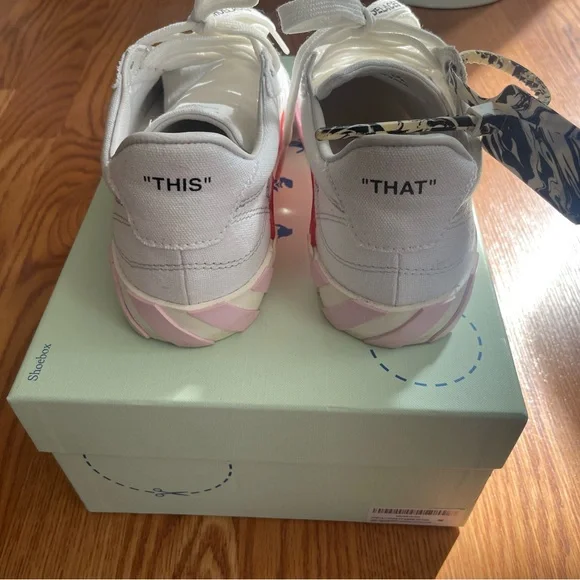 Off-White sneakers - Picture 4 of 11